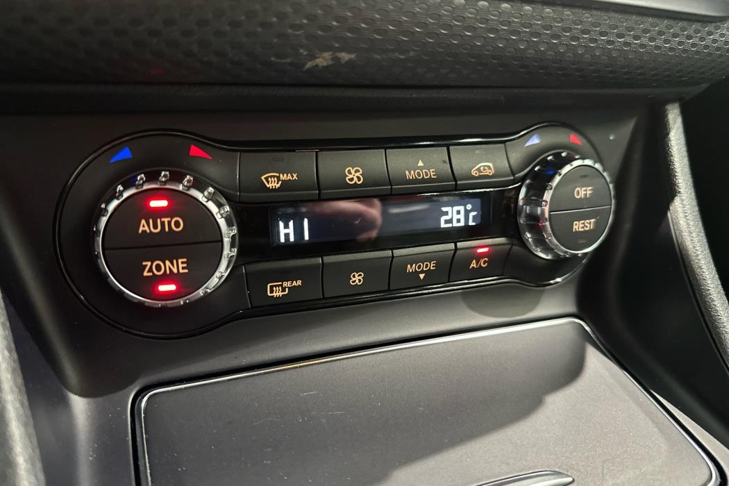 MERCEDES-BENZ A 2016