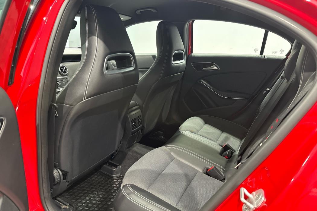 MERCEDES-BENZ A 2016