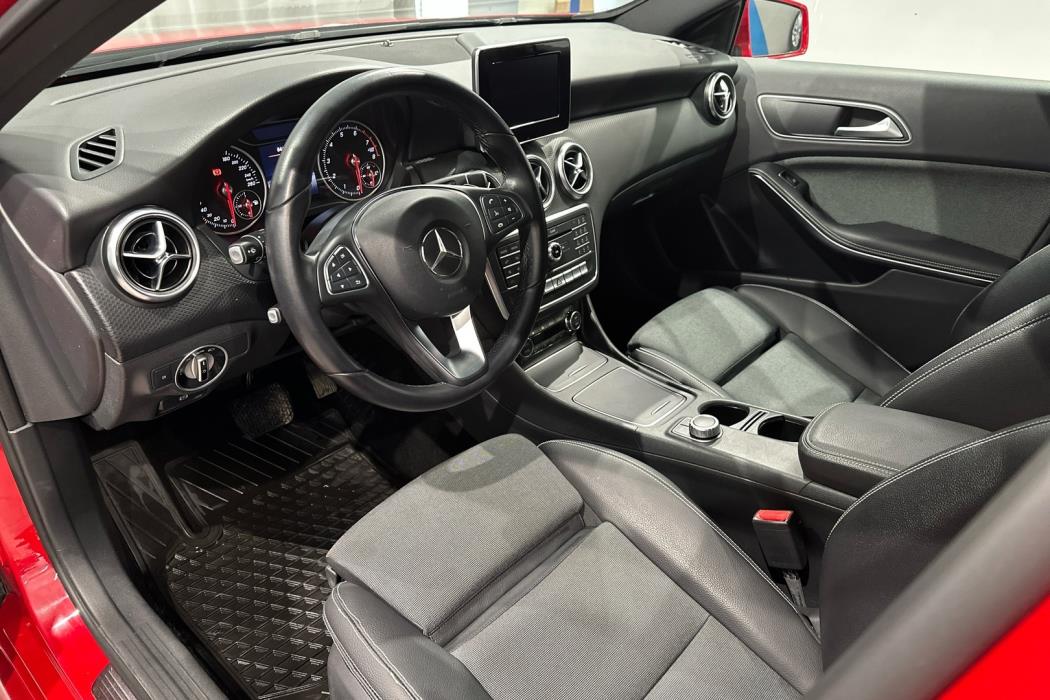 MERCEDES-BENZ A 2016