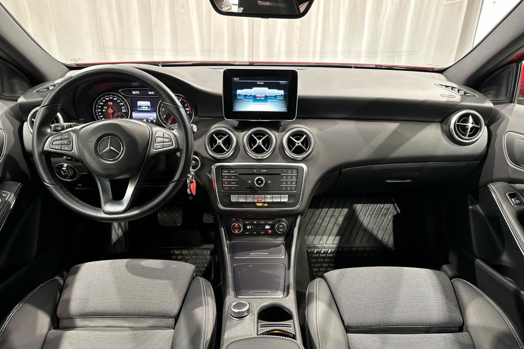MERCEDES-BENZ A 2016