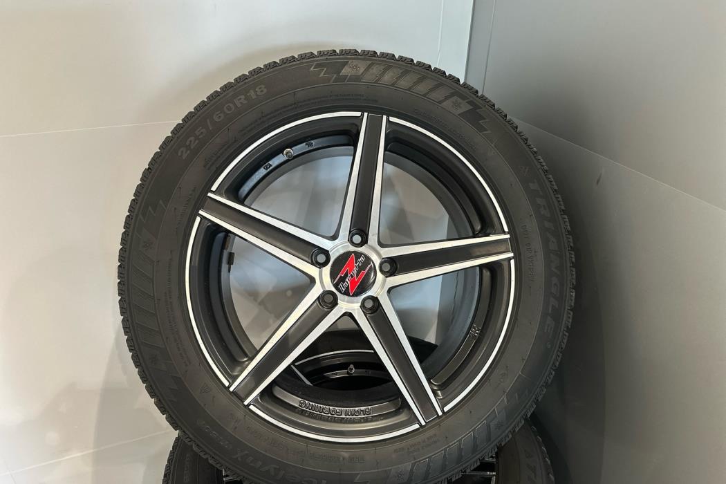 SUZUKI Across 2020