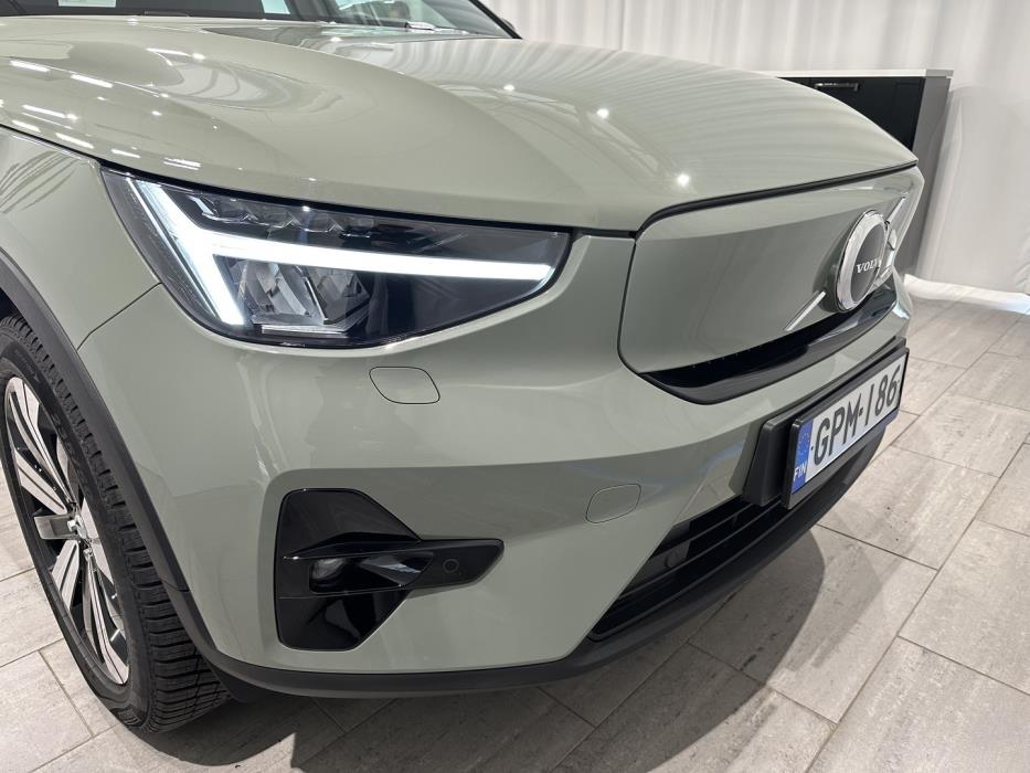 VOLVO XC40 2023
