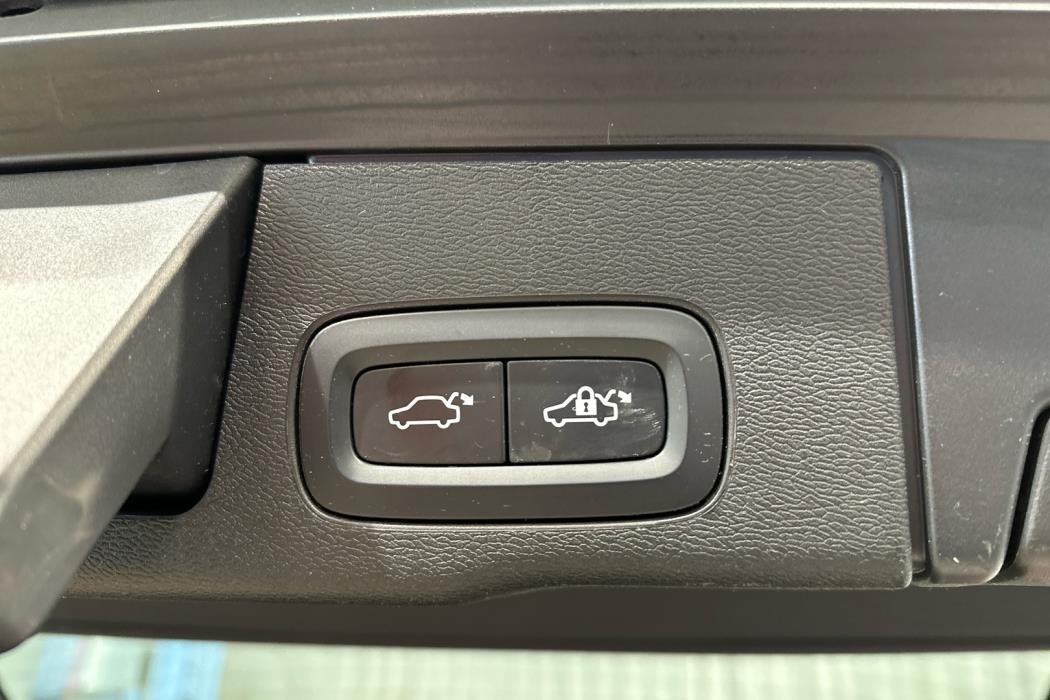 VOLVO XC60 2021