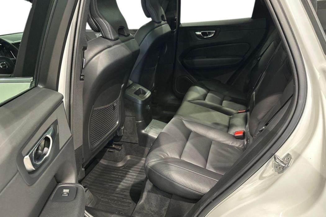 VOLVO XC60 2021