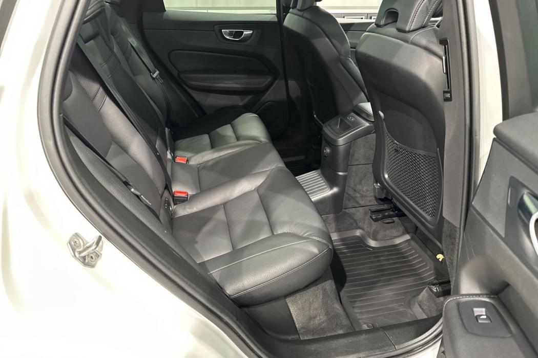 VOLVO XC60 2021