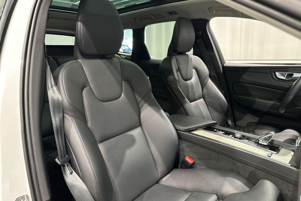 VOLVO XC60 2021