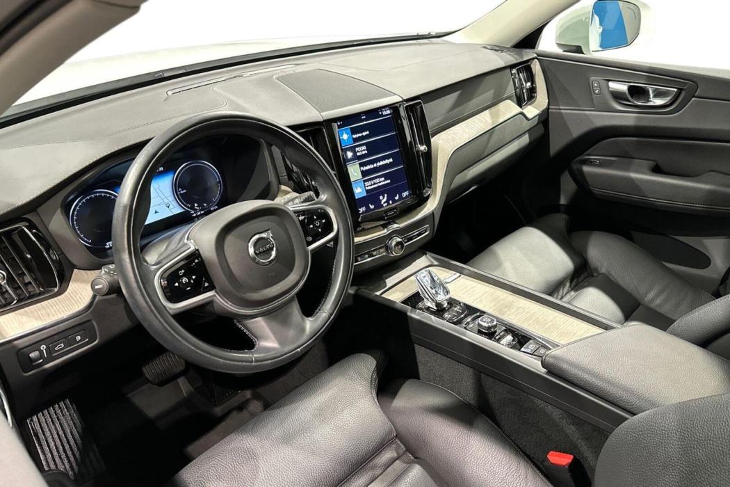 VOLVO XC60 2021