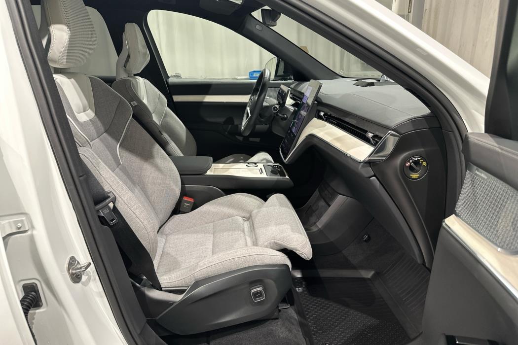 VOLVO EX90 2025