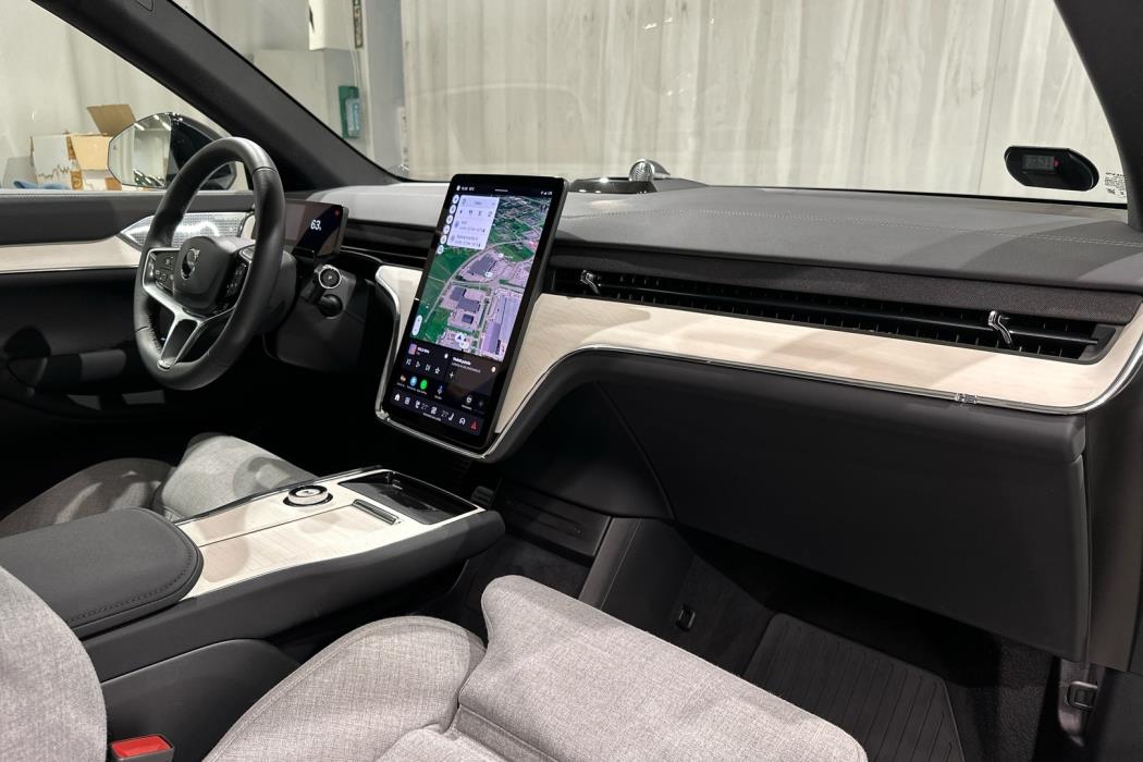 VOLVO EX90 2025