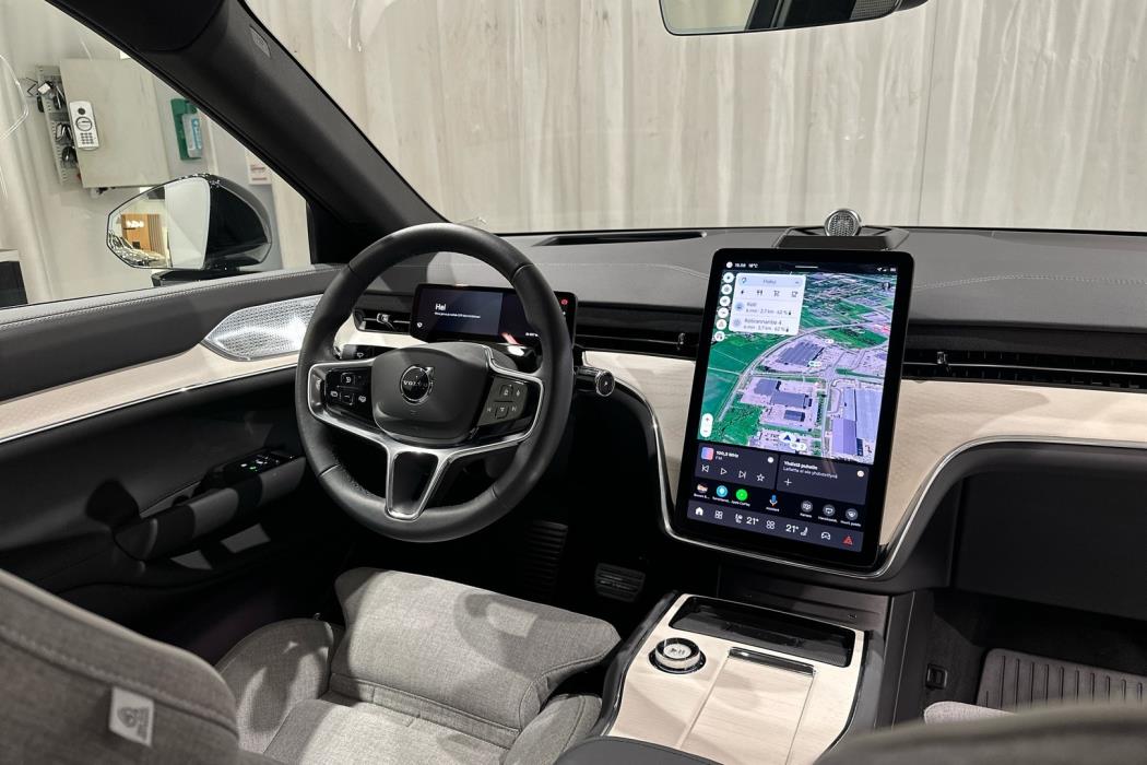 VOLVO EX90 2025