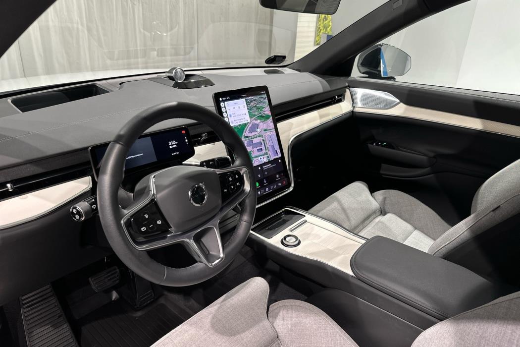 VOLVO EX90 2025