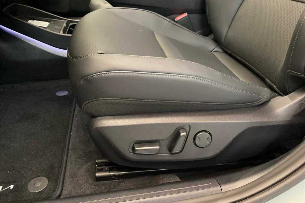 KIA EV4 2026