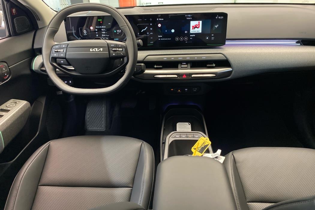 KIA EV4 2026