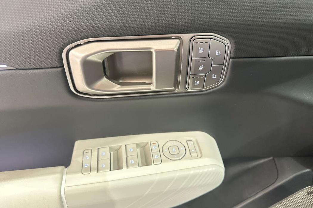 KIA EV4 2025