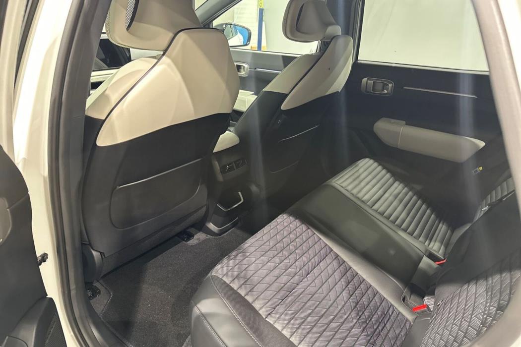 KIA EV4 2025