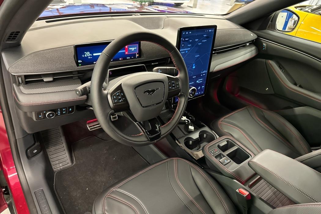 FORD Mustang Mach-E 2025