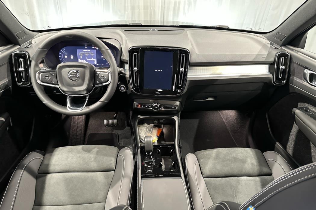VOLVO XC40 2027