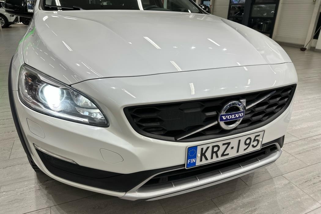 VOLVO V60 Cross Country 2017
