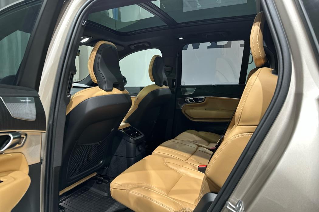 VOLVO XC90 2025