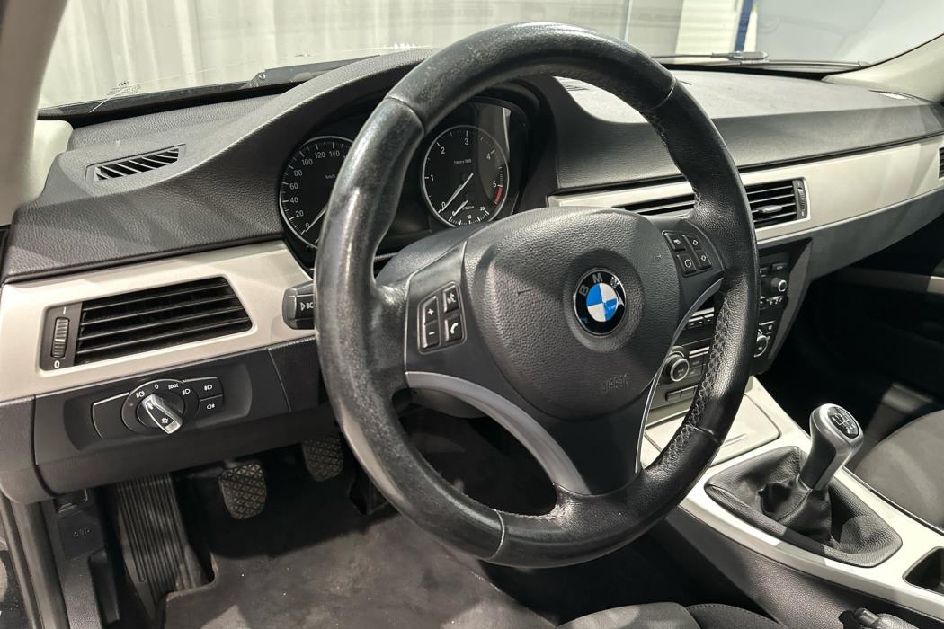 BMW 320 2011