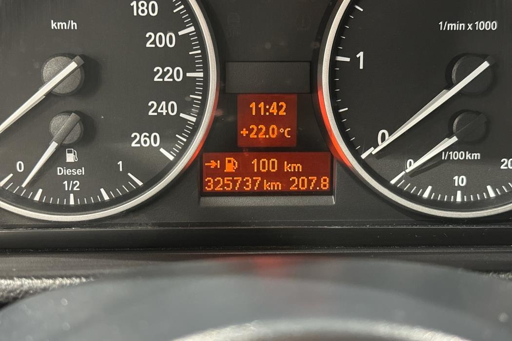 BMW 320 2011
