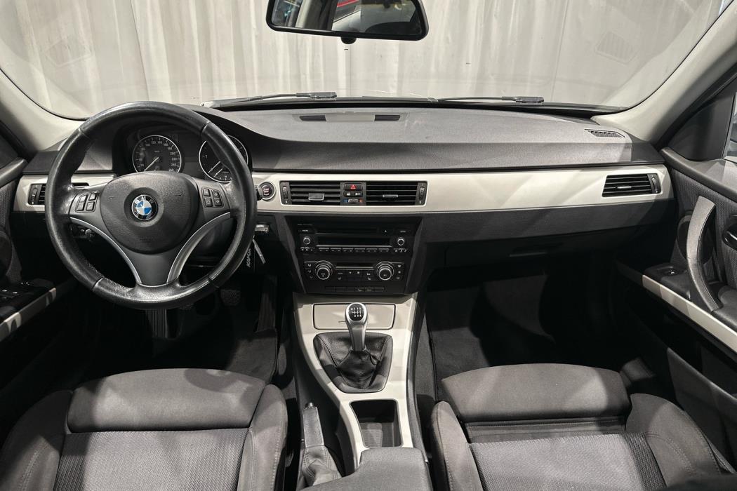 BMW 320 2011