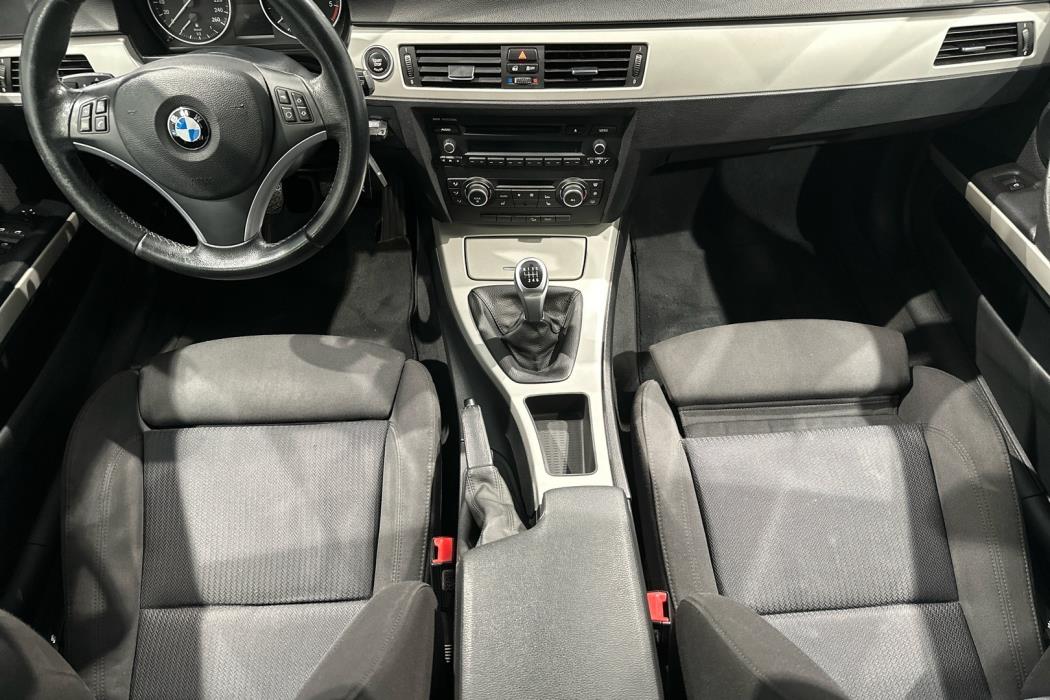 BMW 320 2011