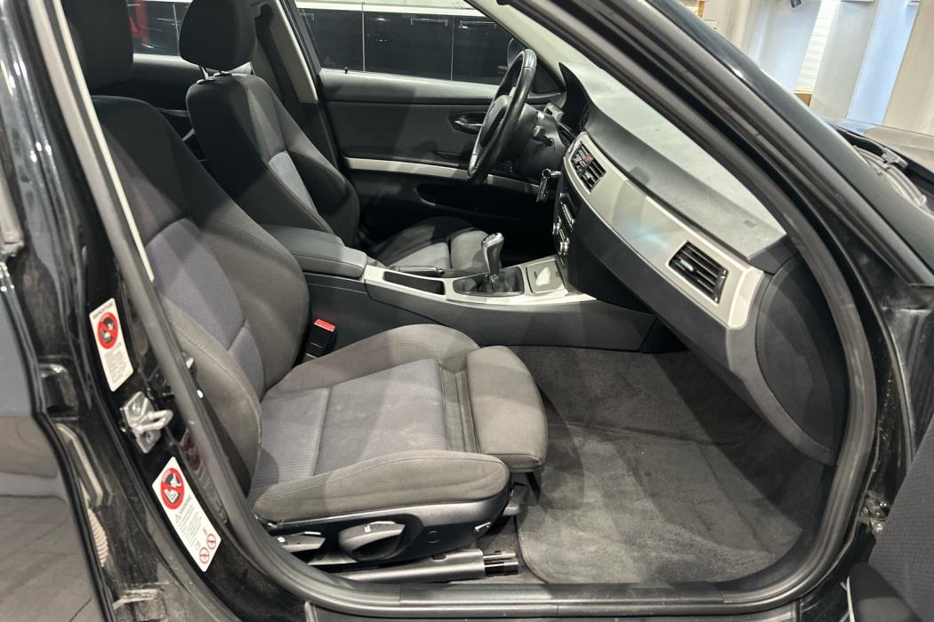 BMW 320 2011