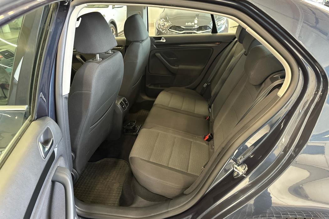 VOLKSWAGEN Jetta 2010