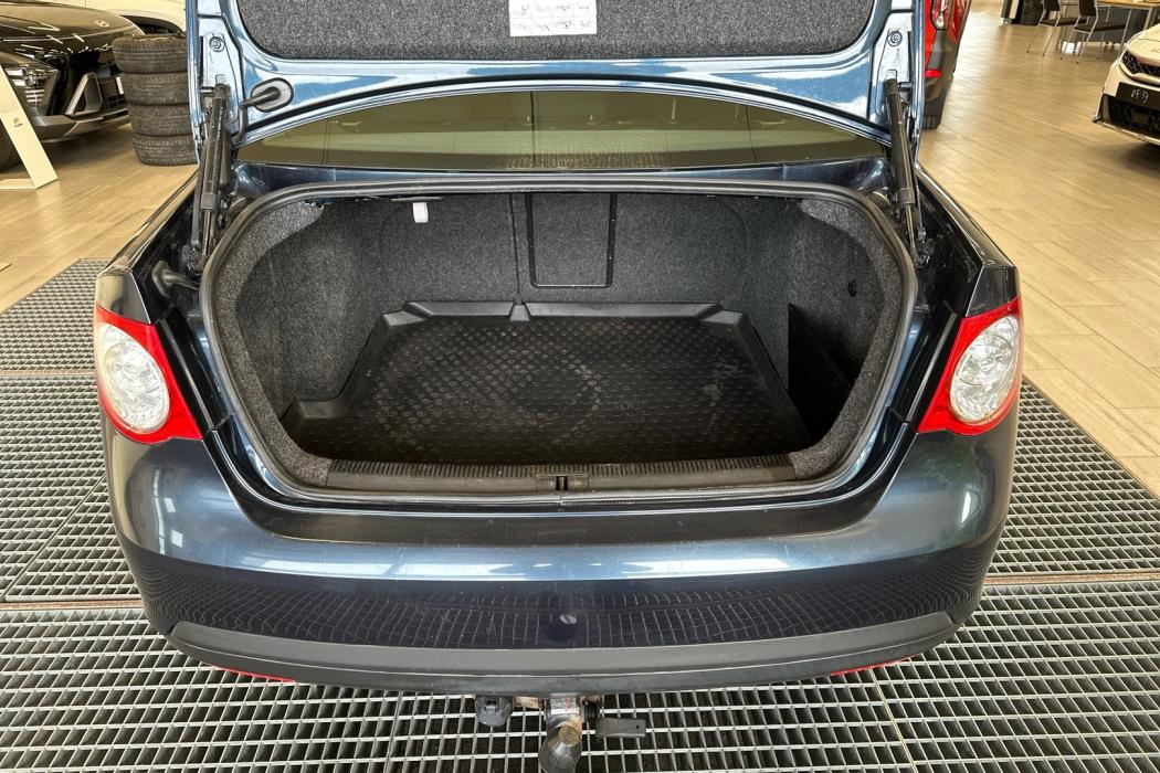 VOLKSWAGEN Jetta 2010