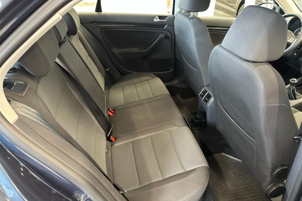 VOLKSWAGEN Jetta 2010