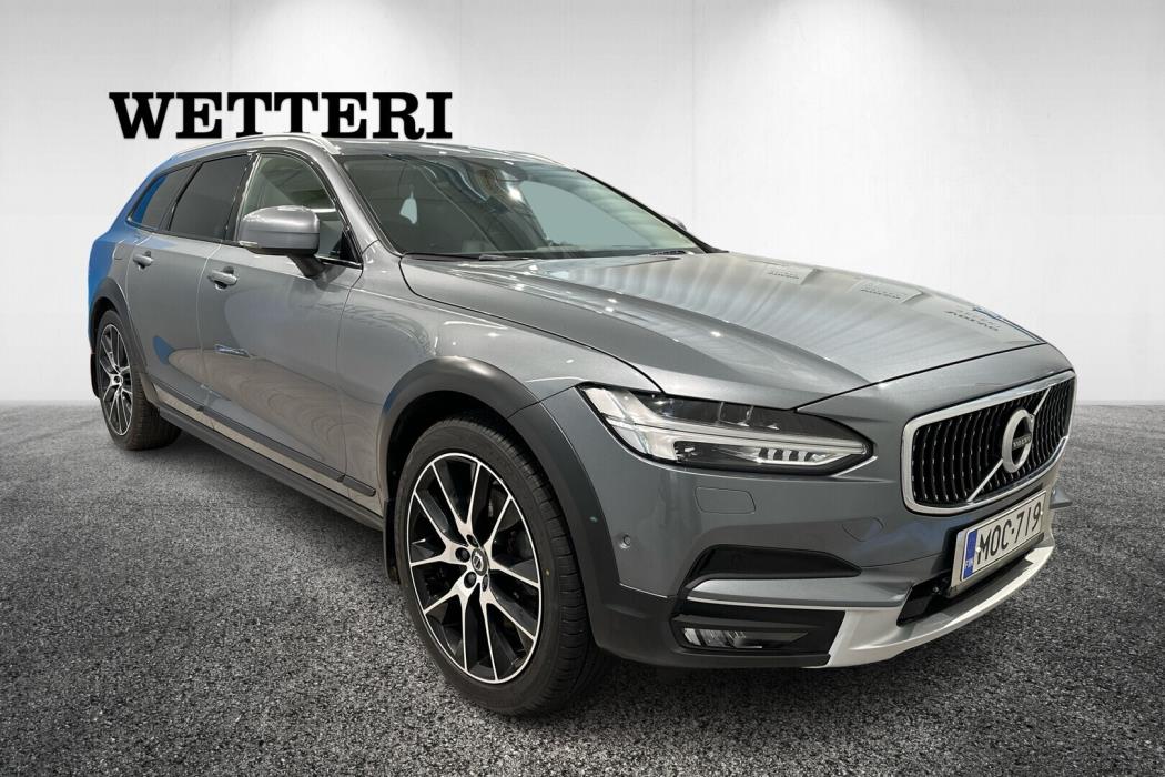 VOLVO V90 Cross Country 2017