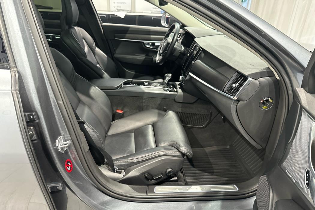 VOLVO V90 Cross Country 2017