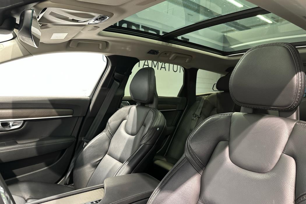 VOLVO V90 Cross Country 2017