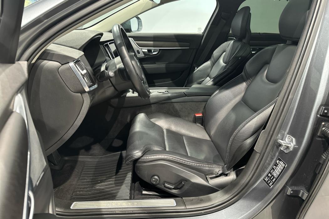 VOLVO V90 Cross Country 2017