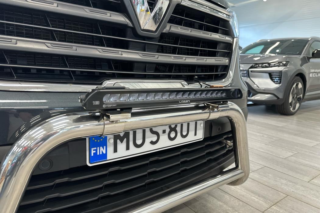 RENAULT Trafic 2023