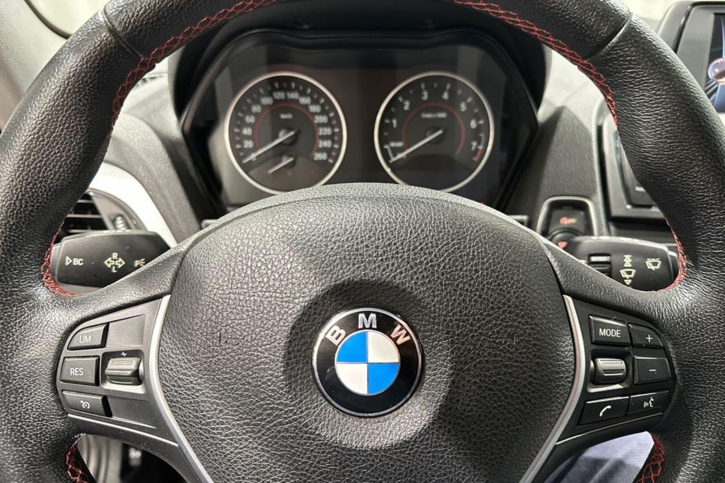 BMW 118 2015