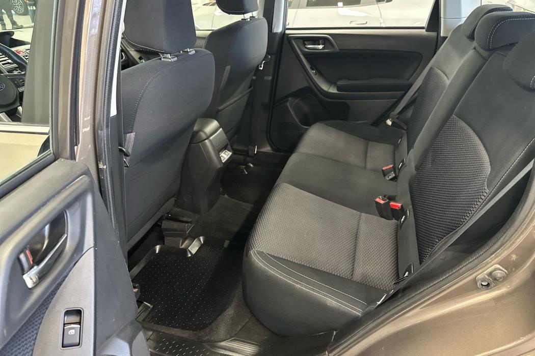 SUBARU Forester 2017