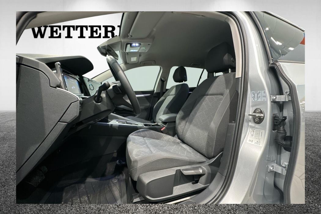 VOLKSWAGEN Golf 2024