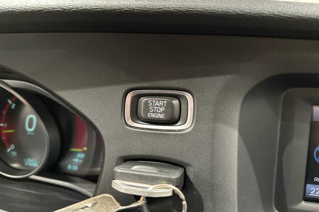 VOLVO V40 Cross Country 2013