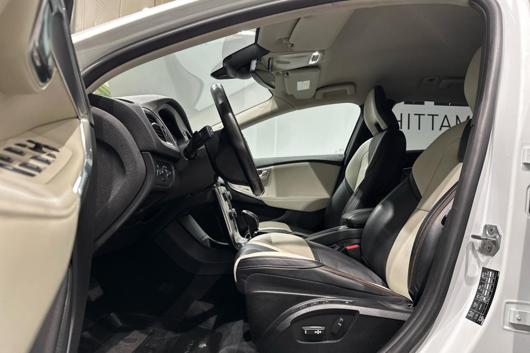 VOLVO V40 Cross Country 2013