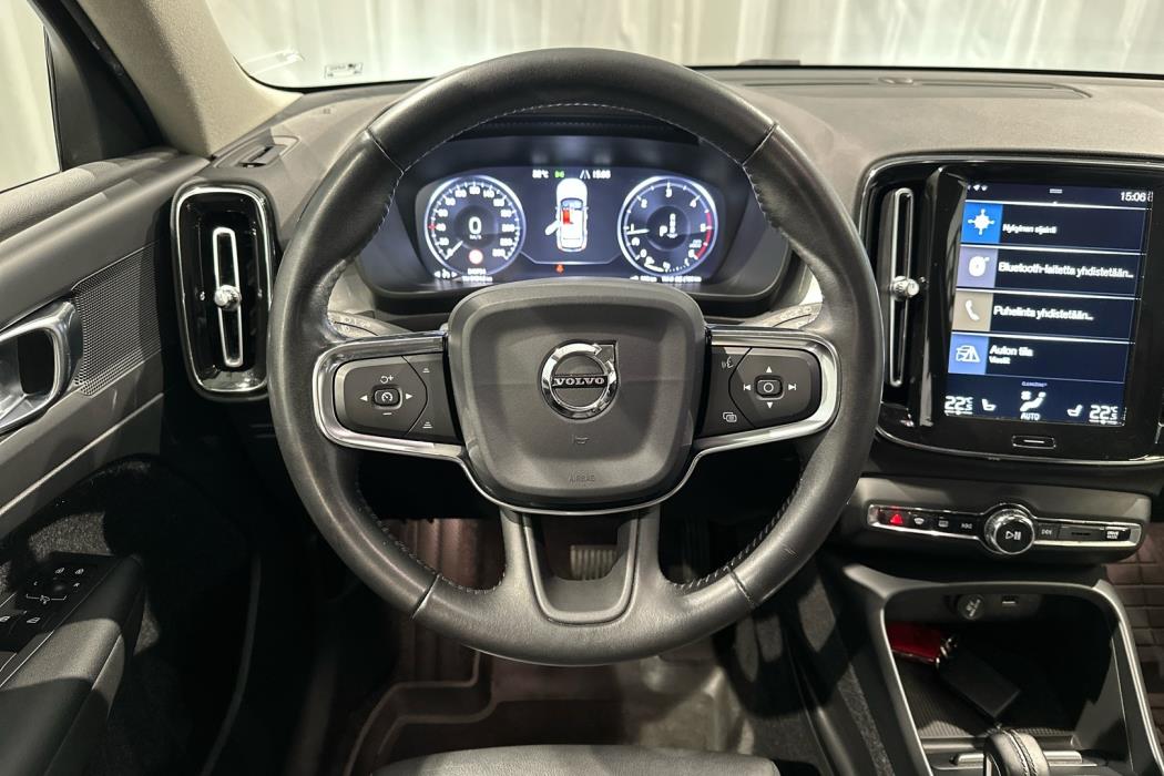 VOLVO XC40 2019