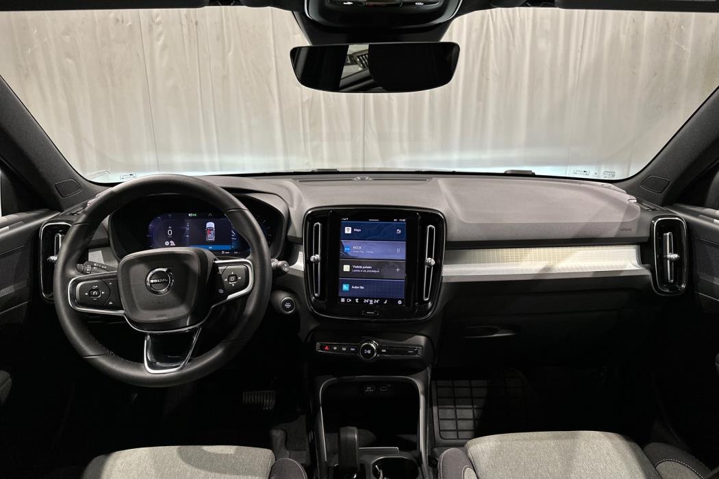 VOLVO XC40 2023