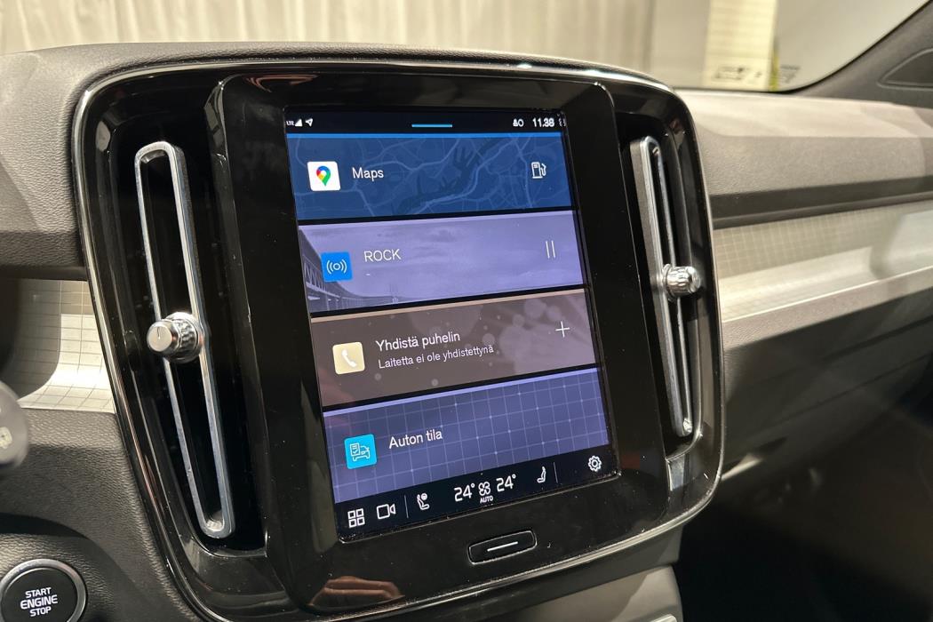 VOLVO XC40 2023