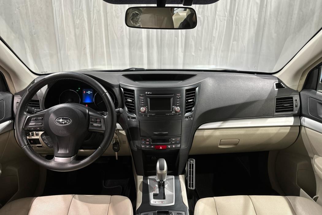 SUBARU Outback 2014