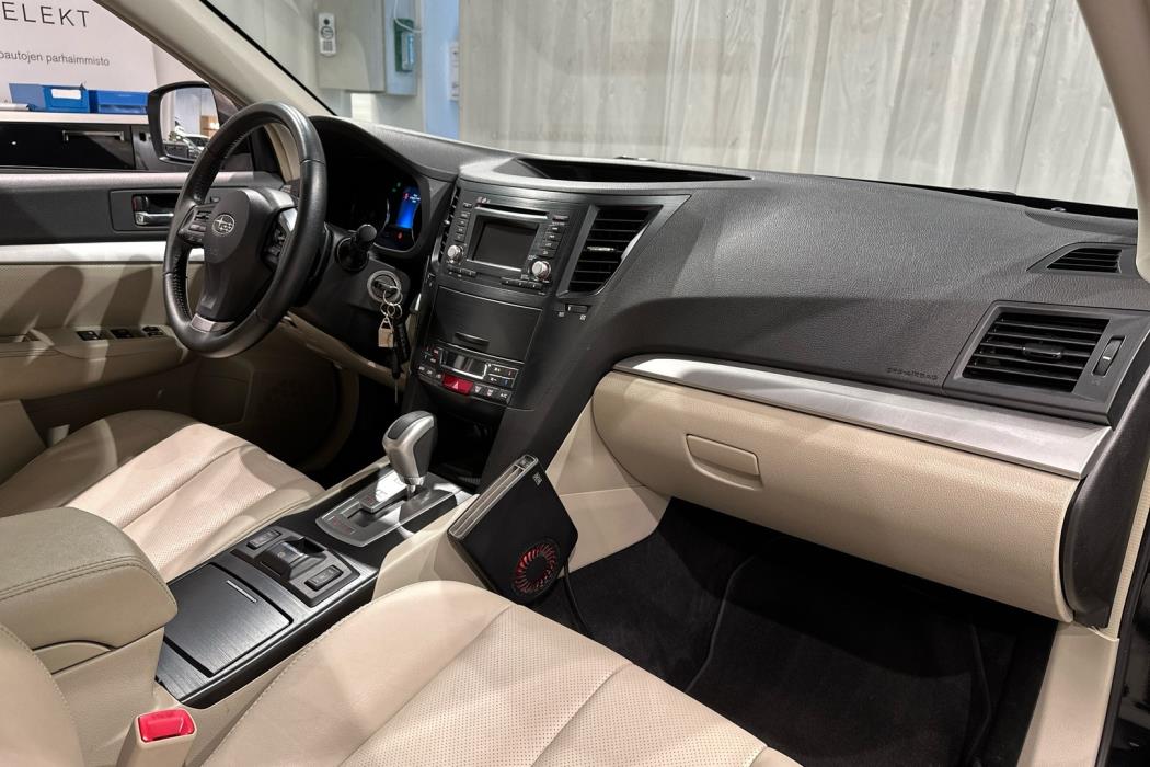 SUBARU Outback 2014