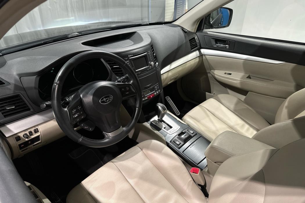 SUBARU Outback 2014