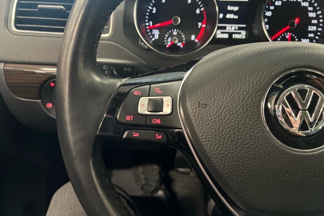 VOLKSWAGEN Jetta 2015