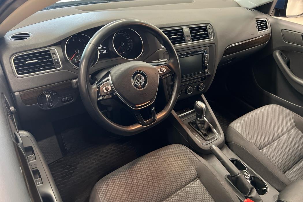 VOLKSWAGEN Jetta 2015