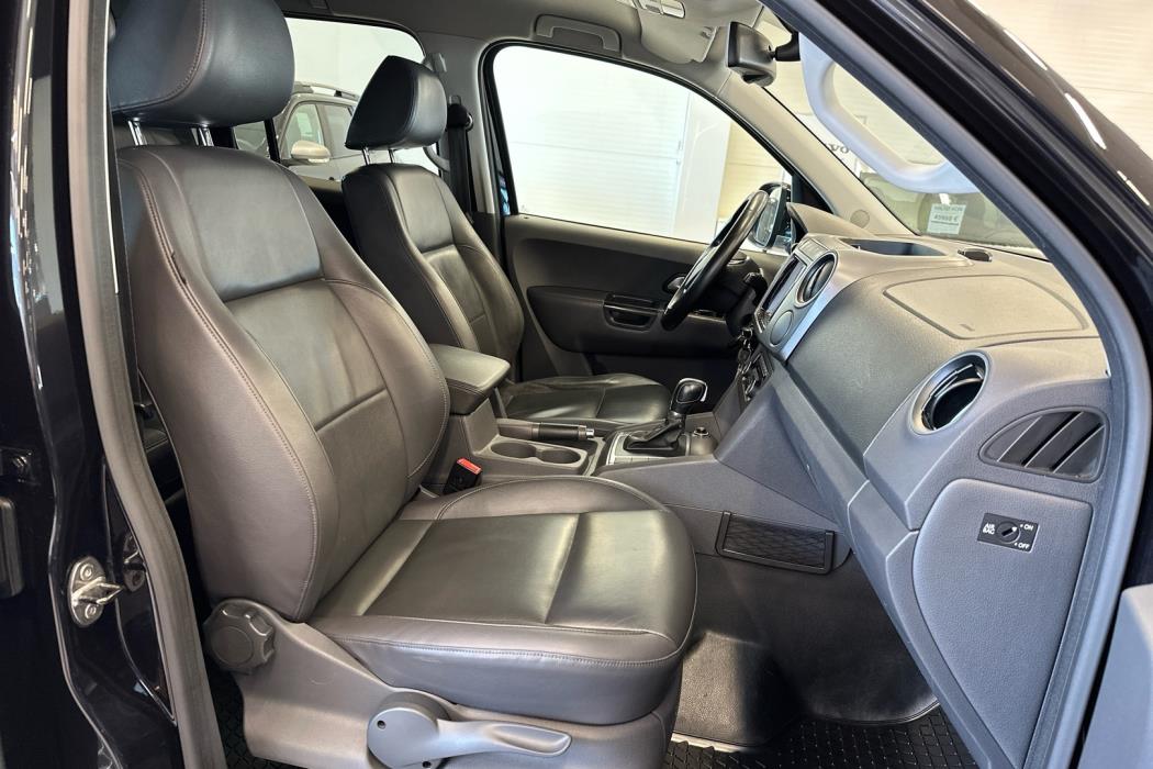 VOLKSWAGEN Amarok 2016
